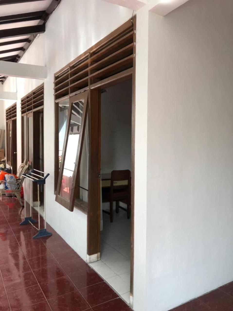 Oyo 90482 Rumah Oma Syariah Kupang  Екстериор снимка