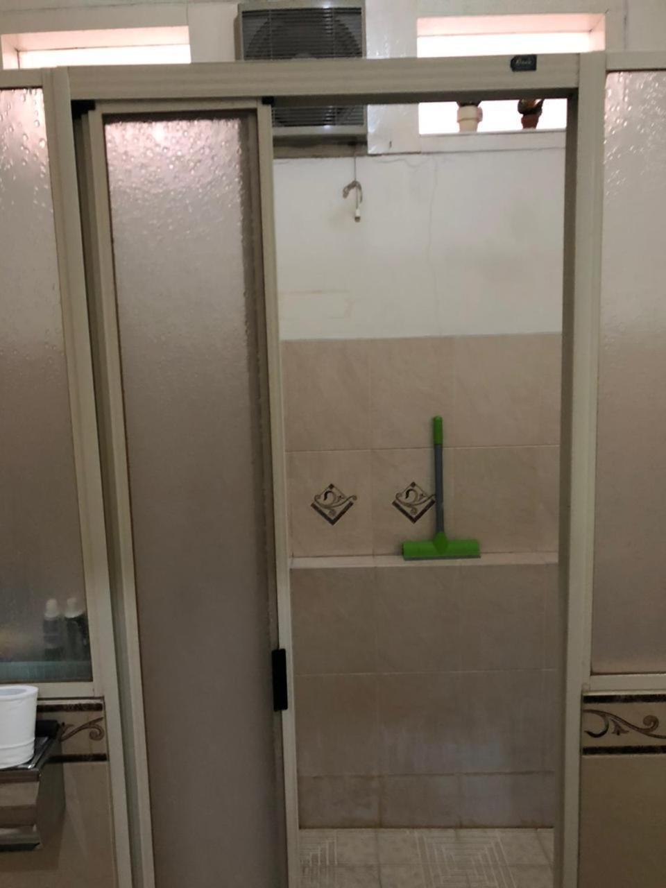 Oyo 90482 Rumah Oma Syariah Kupang  Екстериор снимка