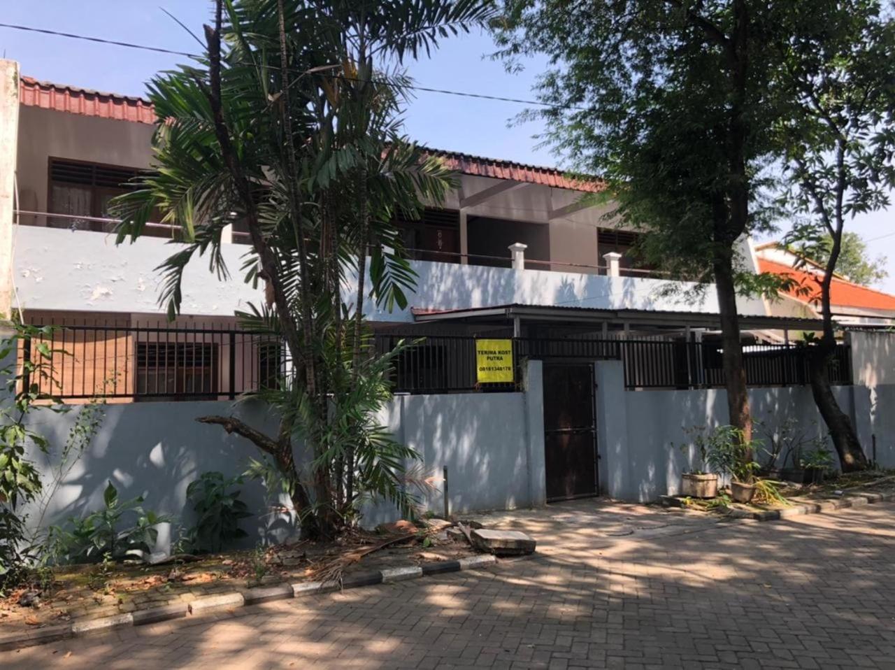 Oyo 90482 Rumah Oma Syariah Kupang  Екстериор снимка