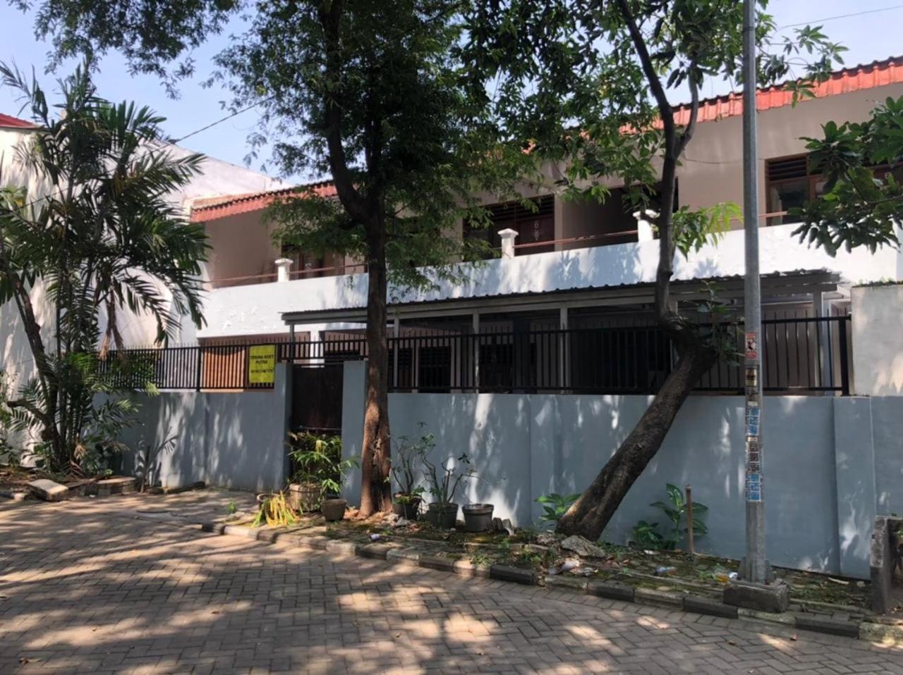 Oyo 90482 Rumah Oma Syariah Kupang  Екстериор снимка